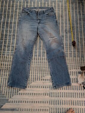 Vintage Classic Men's Blue Distressed Straight-Leg Jeans